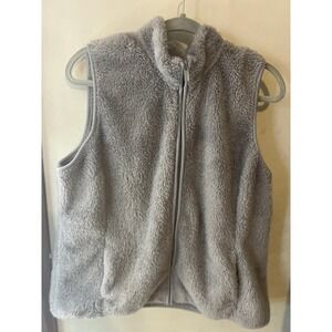 Vest‎